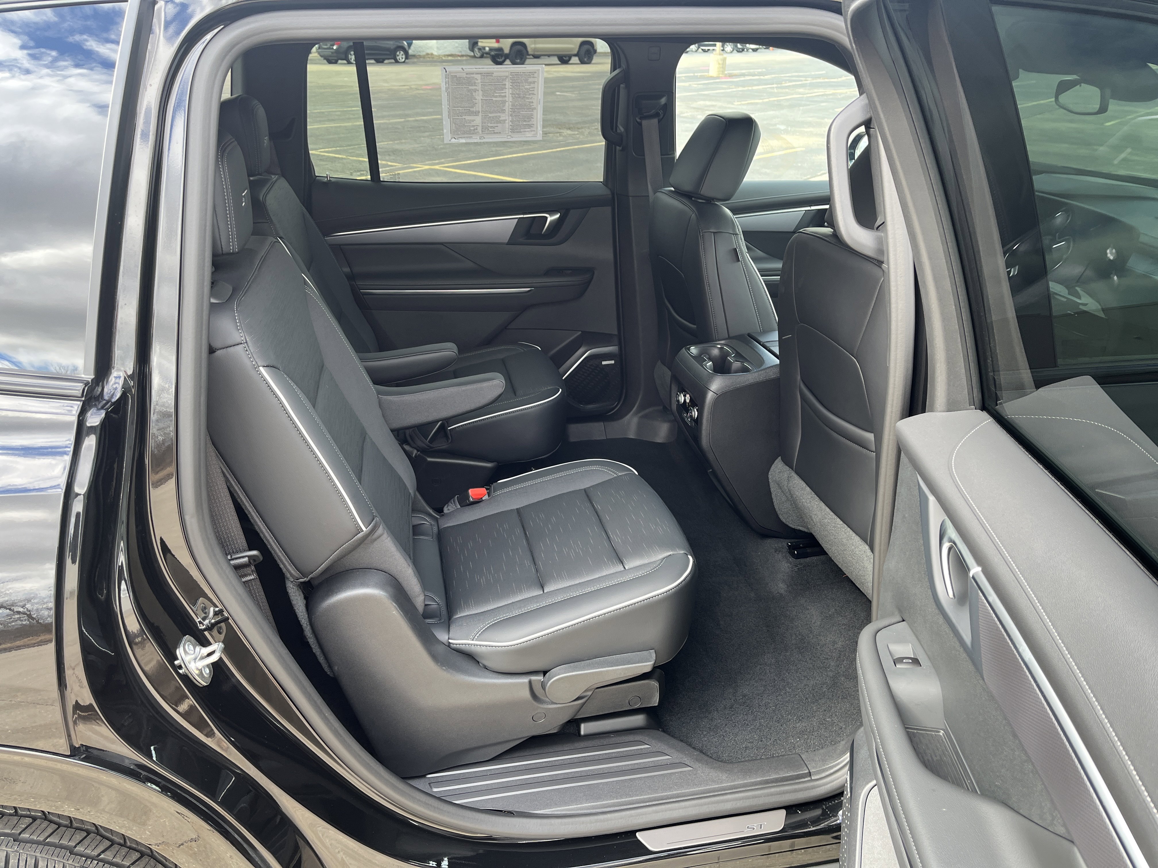 Used 2026 Buick Enclave Sport Touring w/ Super Cruise Package image 16