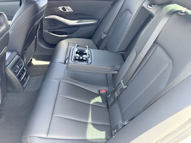 Used 2023 BMW M340i RWD image 18