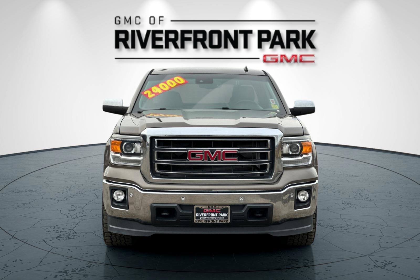 Used 2014 GMC Sierra 1500 SLT w/ SLT Crew Cab Value Package image 8
