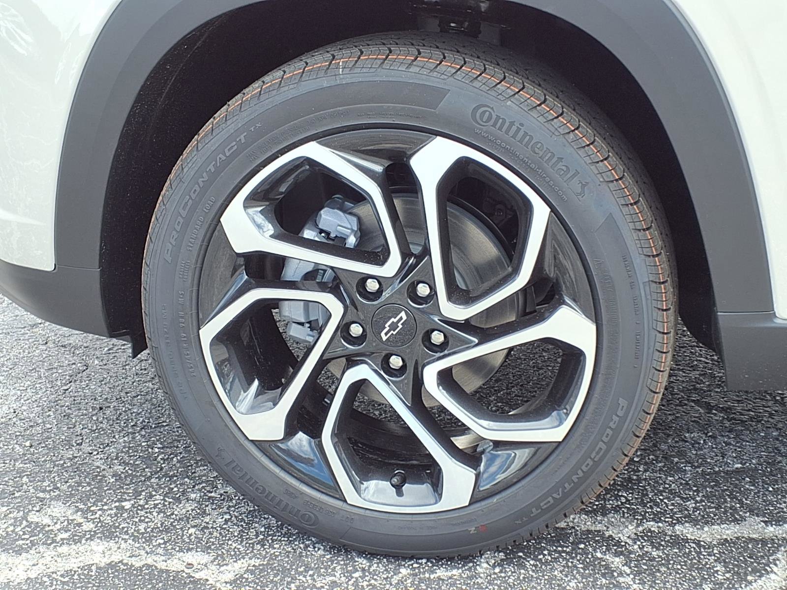 New 2026 Chevrolet Trax RS w/ Sunroof Package FWD image 23