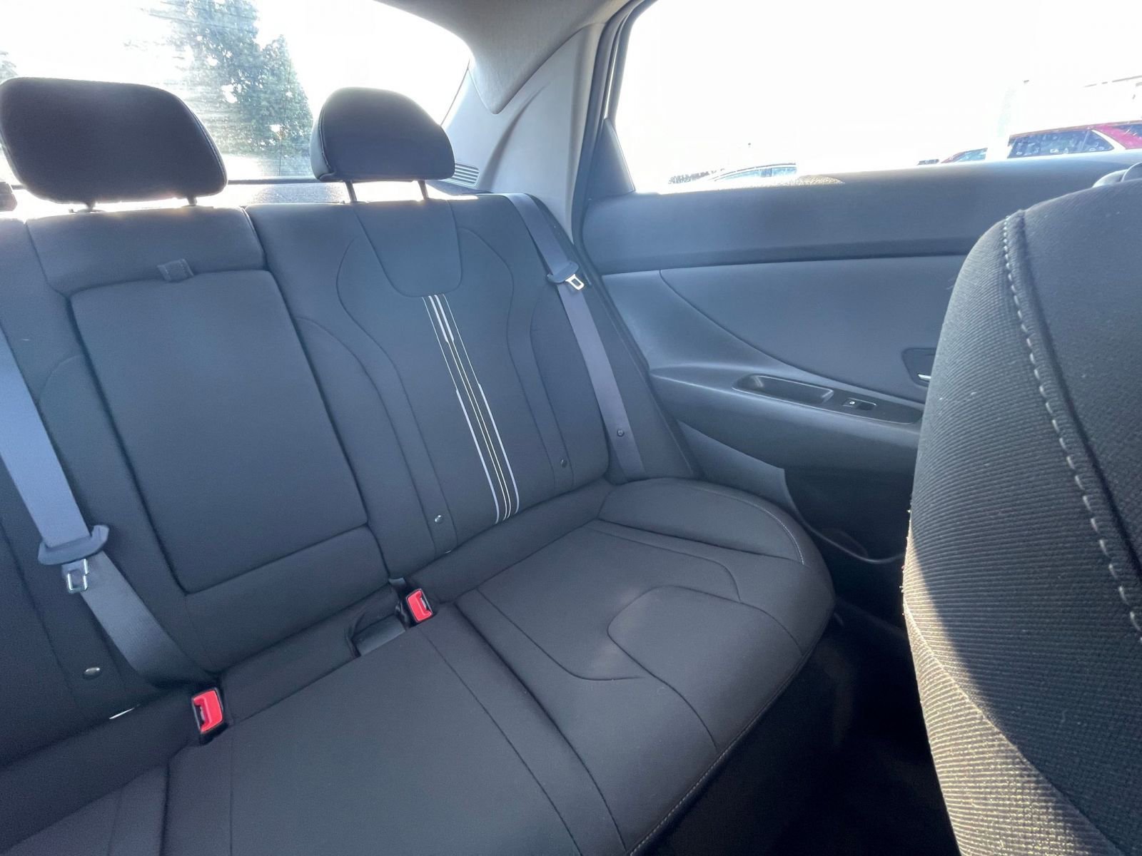 Used 2025 Hyundai Elantra SEL image 37