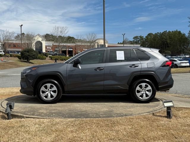 Used 2022 Toyota RAV4 LE image 4