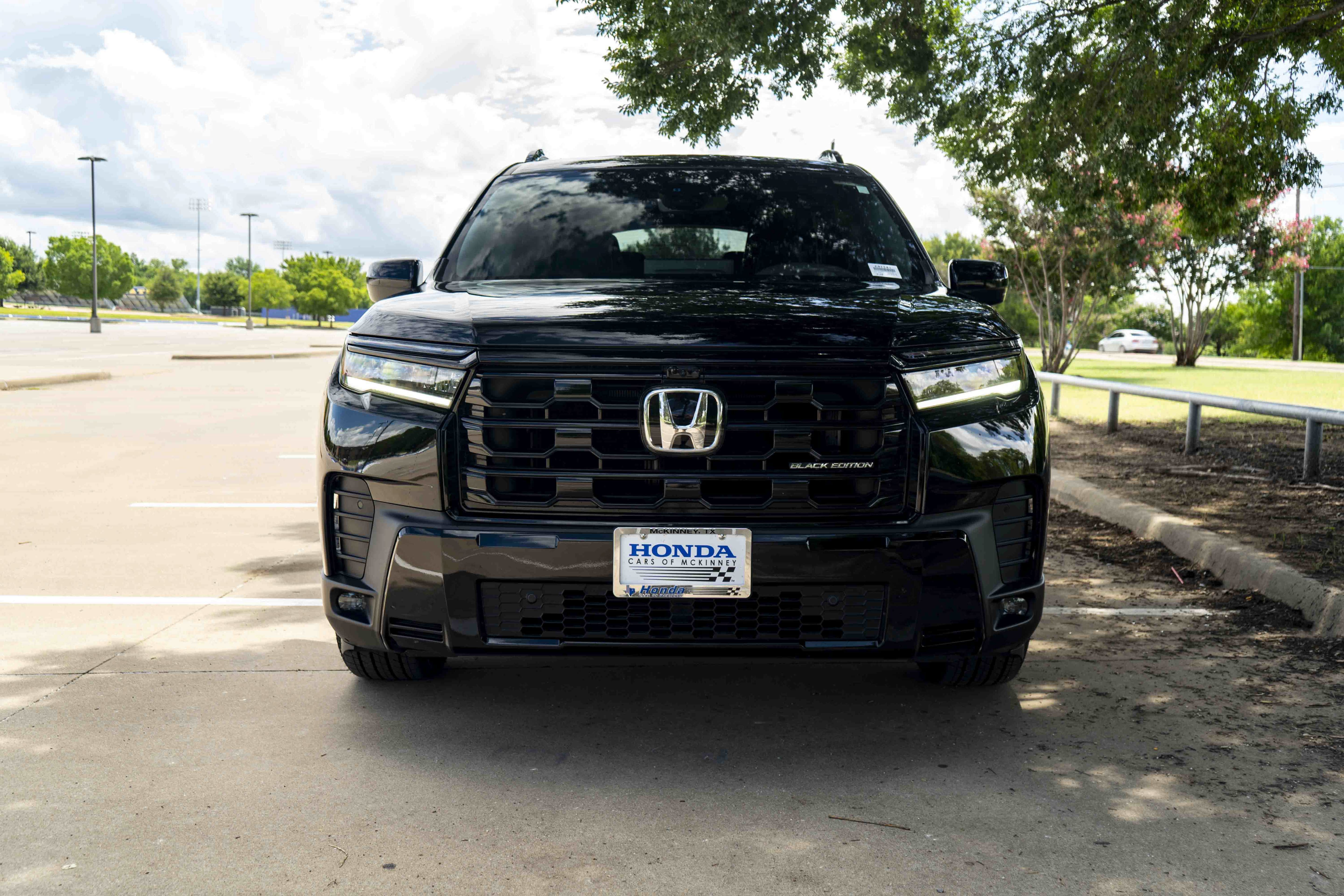 Used 2026 Honda Pilot Black Edition image 3