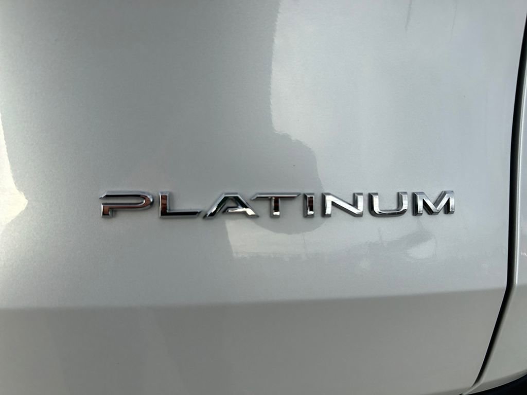 Used 2024 Toyota Grand Highlander AWD Hybrid image 33