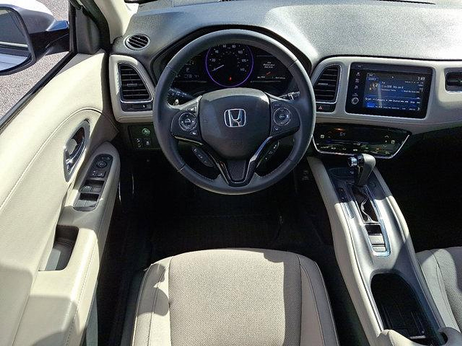 Used 2019 Honda HR-V Touring image 11