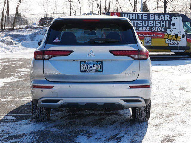 Used 2025 Mitsubishi Outlander SE image 6