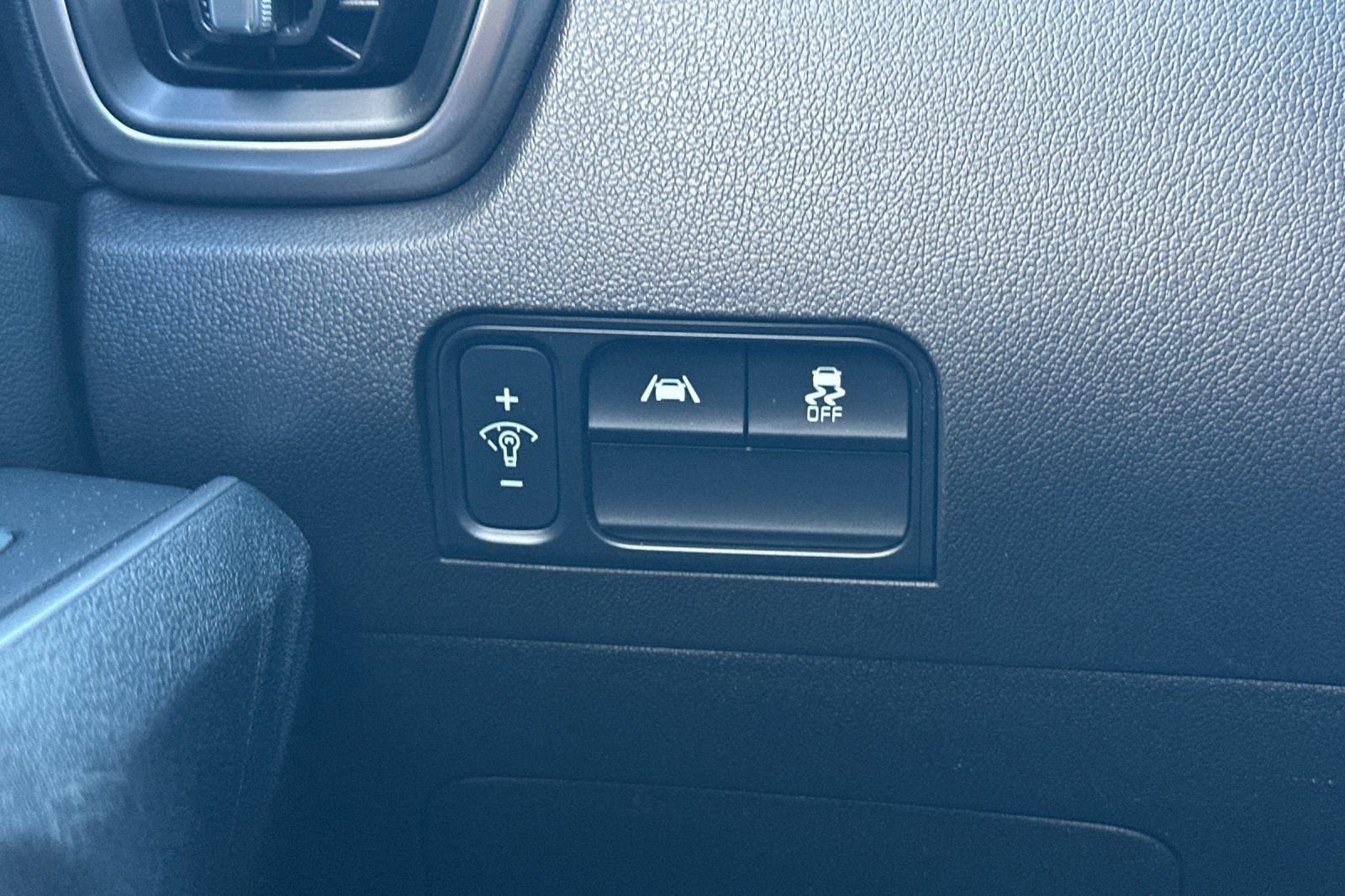 Used 2023 Kia Sorento LX image 31