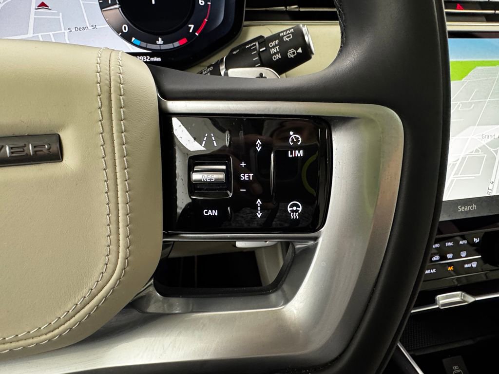 Used 2023 Land Rover Range Rover SE image 21