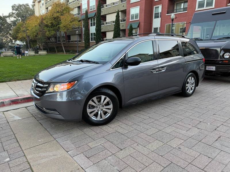 Used 2016 Honda Odyssey SE image 2