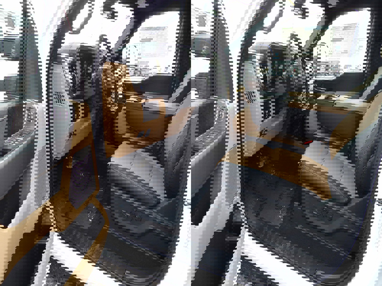 New 2025 Ford F250 Lariat w/ Chrome Package image 56