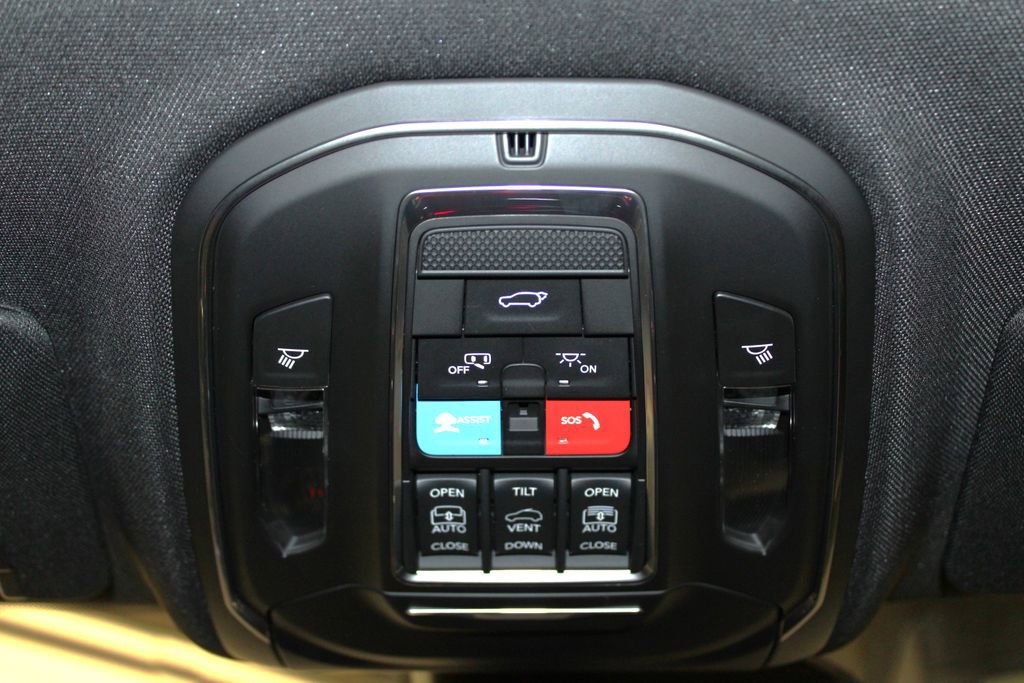 New 2025 Jeep Grand Cherokee Limited w/ Luxury Tech Group II image 23