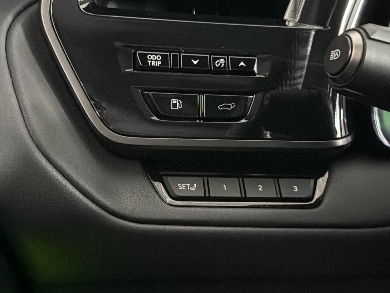 Certified 2025 Lexus TX 500h AWD w/ Technology Package image 30