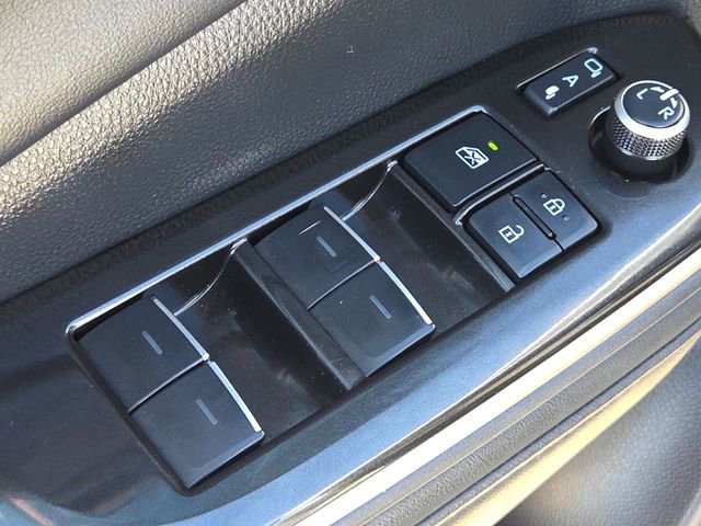Used 2024 Toyota Crown XLE image 17