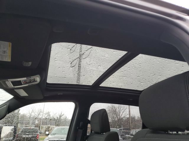 New 2026 RAM 1500 4x4 Crew Cab image 13