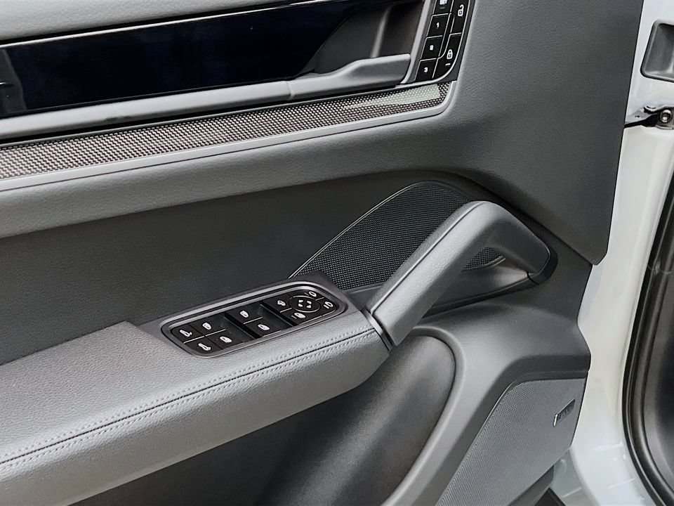 New 2026 Porsche Cayenne Coupe AWD/4WD image 20