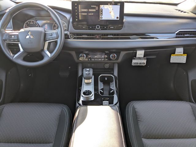 New 2025 Mitsubishi Outlander ES image 16