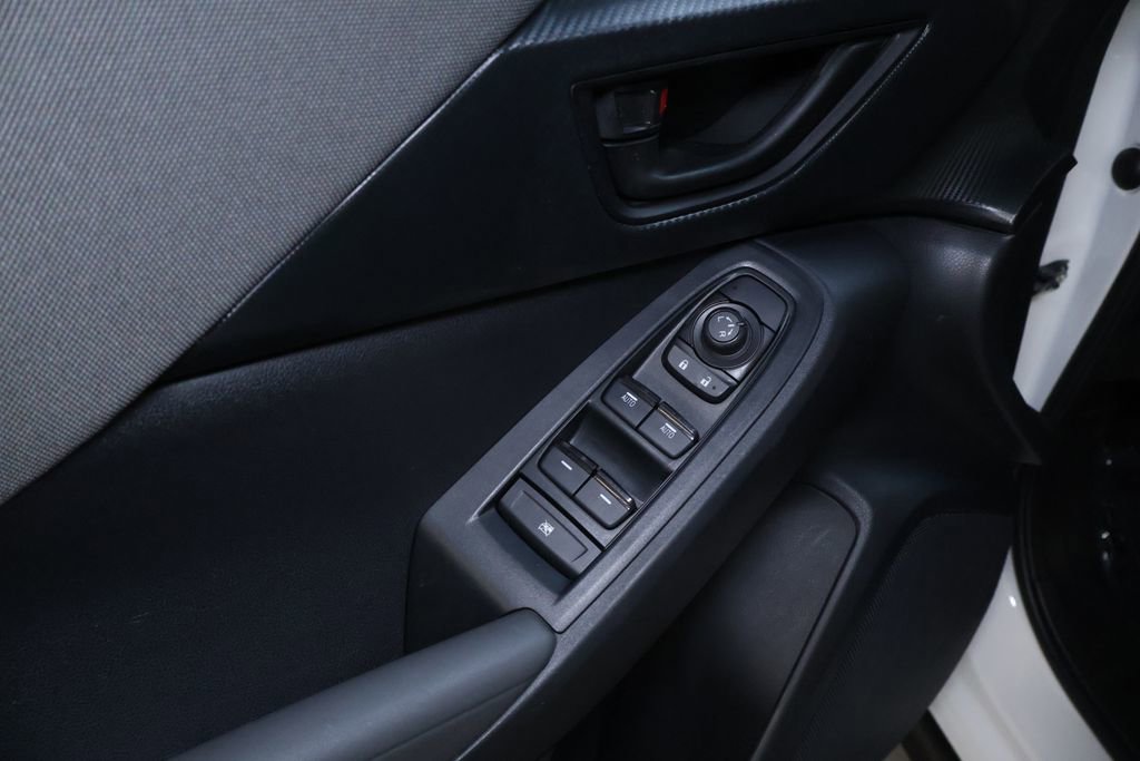Used 2024 Subaru Crosstrek 2.0i image 13