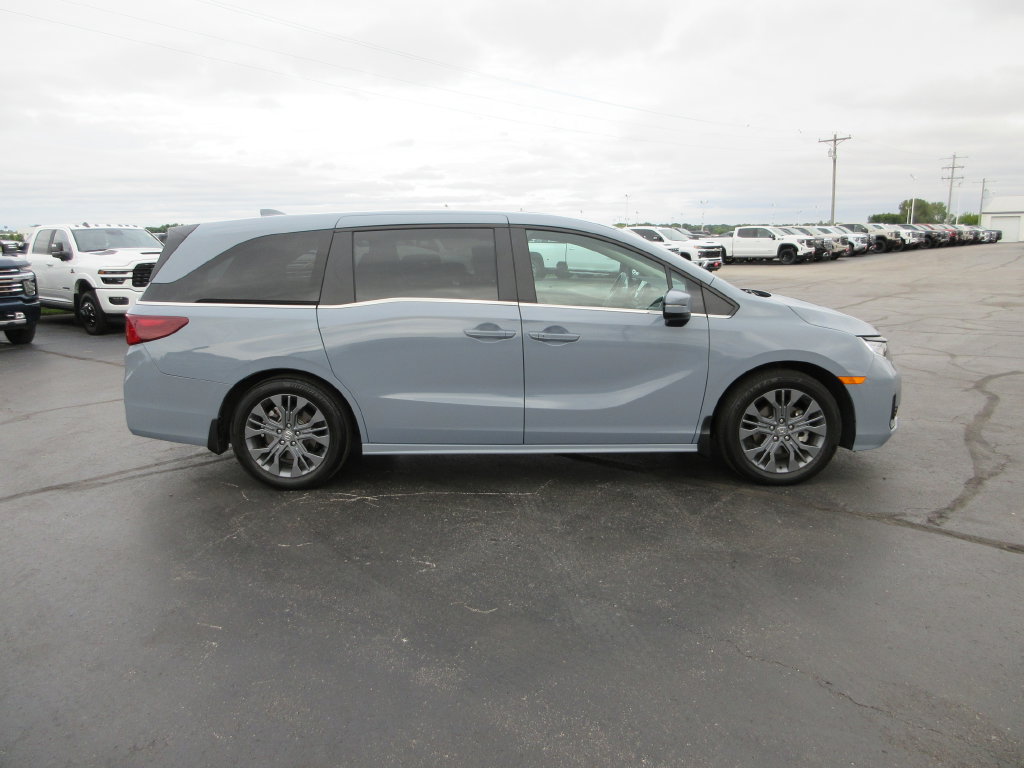 Used 2025 Honda Odyssey Touring image 5