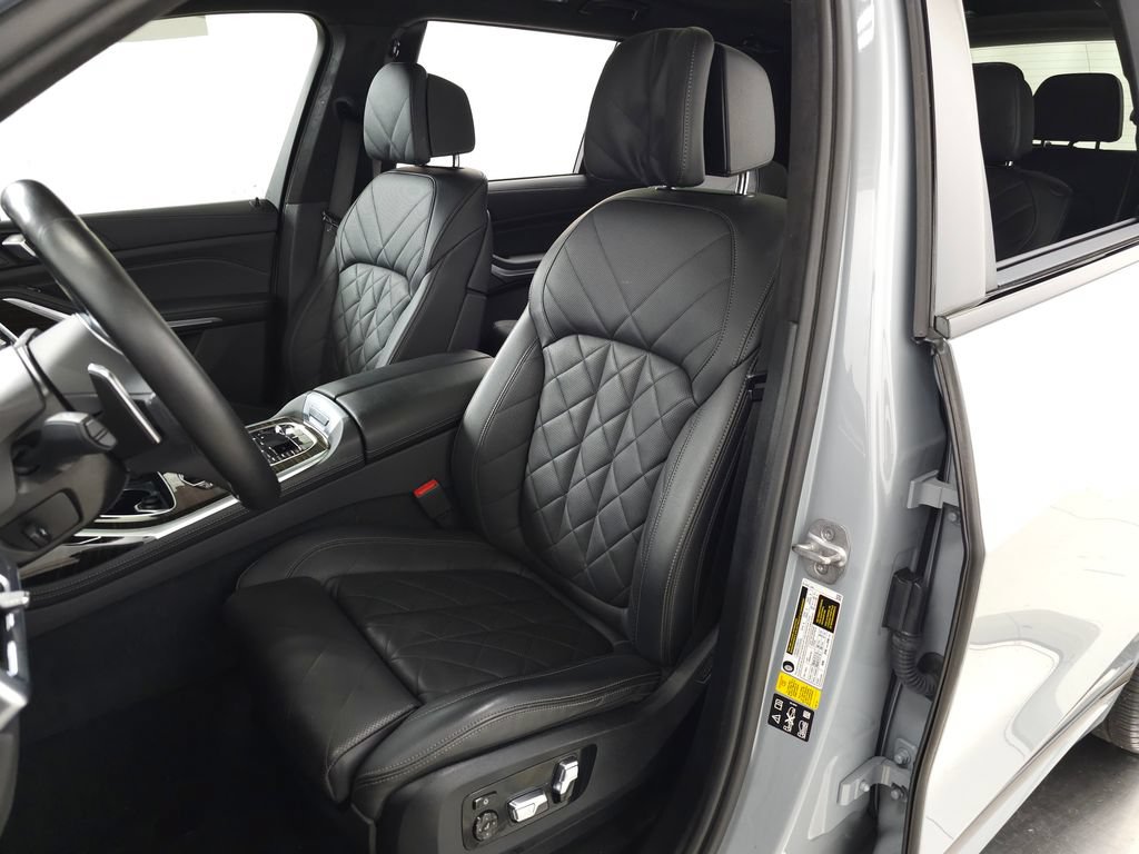 Used 2023 BMW X7 xDrive40i w/ M Sport Package AWD/4WD image 18