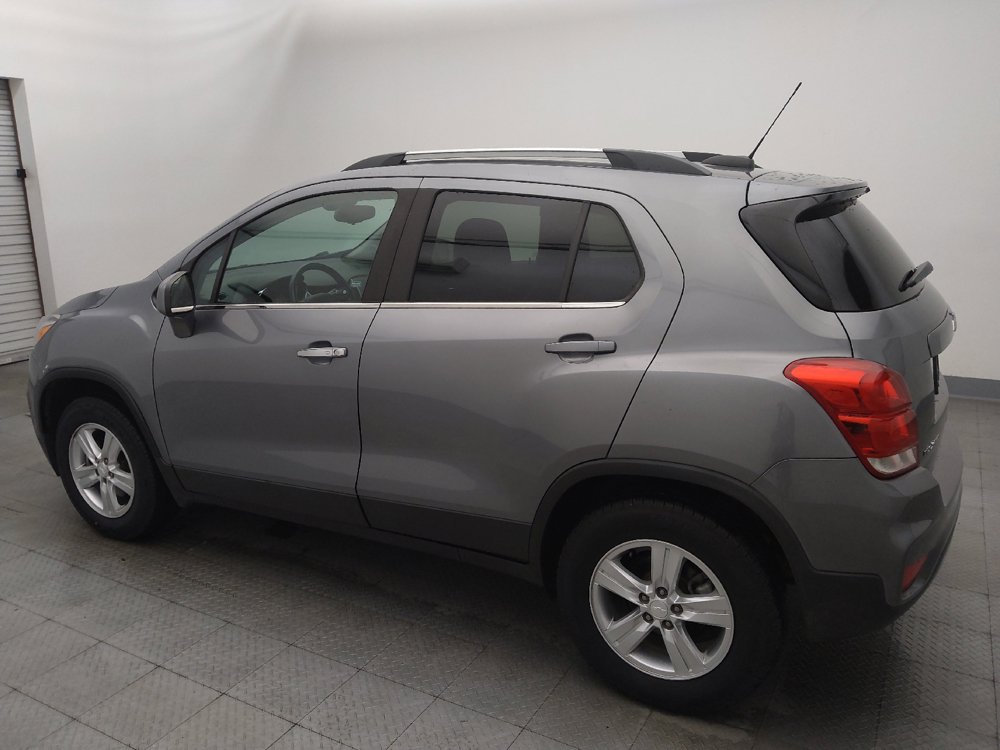 Used 2020 Chevrolet Trax LT w/ Driver Confidence Package AWD/4WD image 3