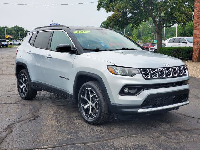 Used 2024 Jeep Compass Limited AWD/4WD image 2