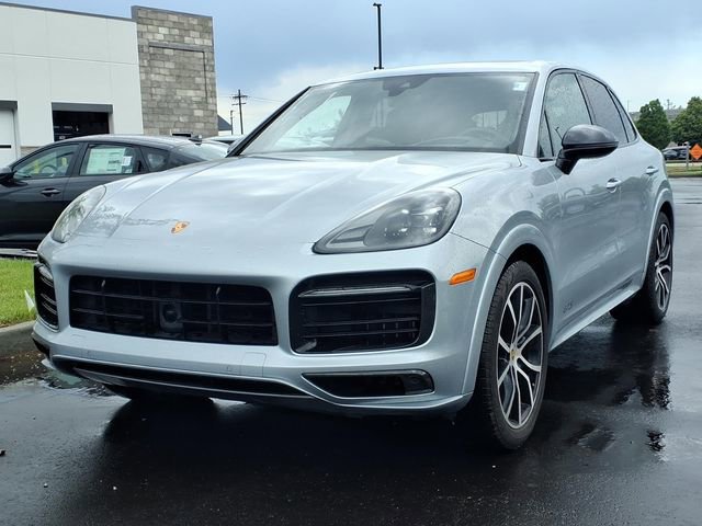 Used 2021 Porsche Cayenne GTS AWD/4WD image 2