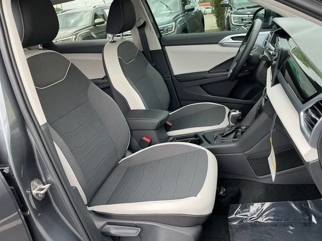 New 2026 Volkswagen Taos SE FWD image 19