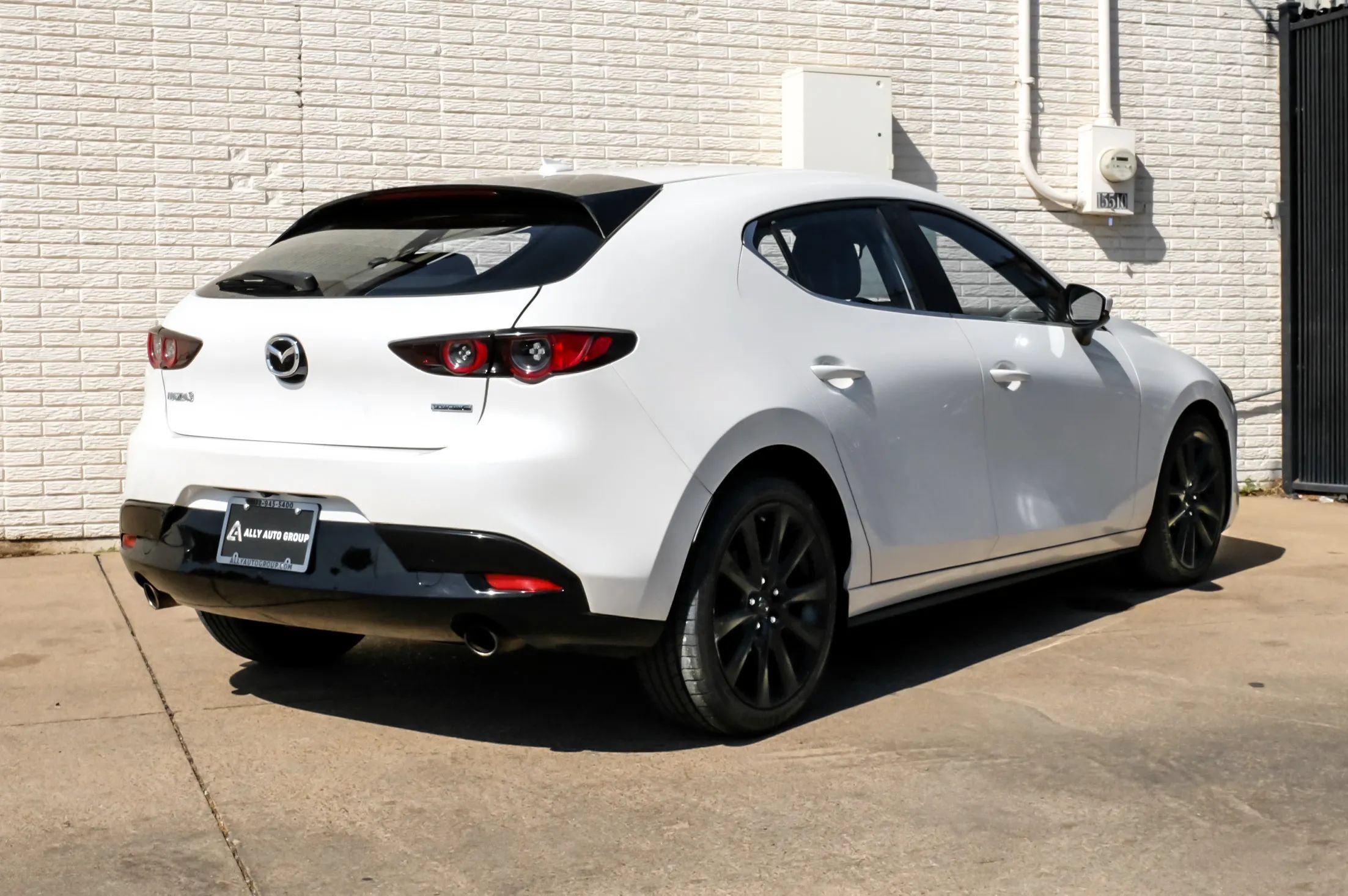 Used 2019 MAZDA MAZDA3 Hatchback w/ Preferred Package FWD image 7
