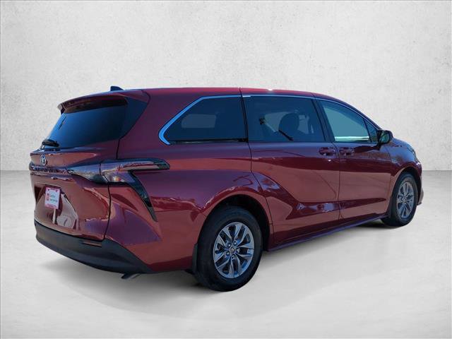 Certified 2026 Toyota Sienna LE AWD/4WD image 5