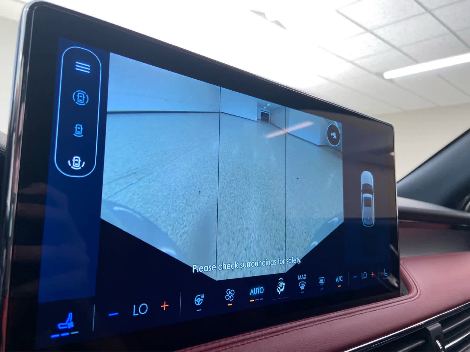 Used 2025 Lincoln Corsair Reserve w/ Jet Appearance Package image 39