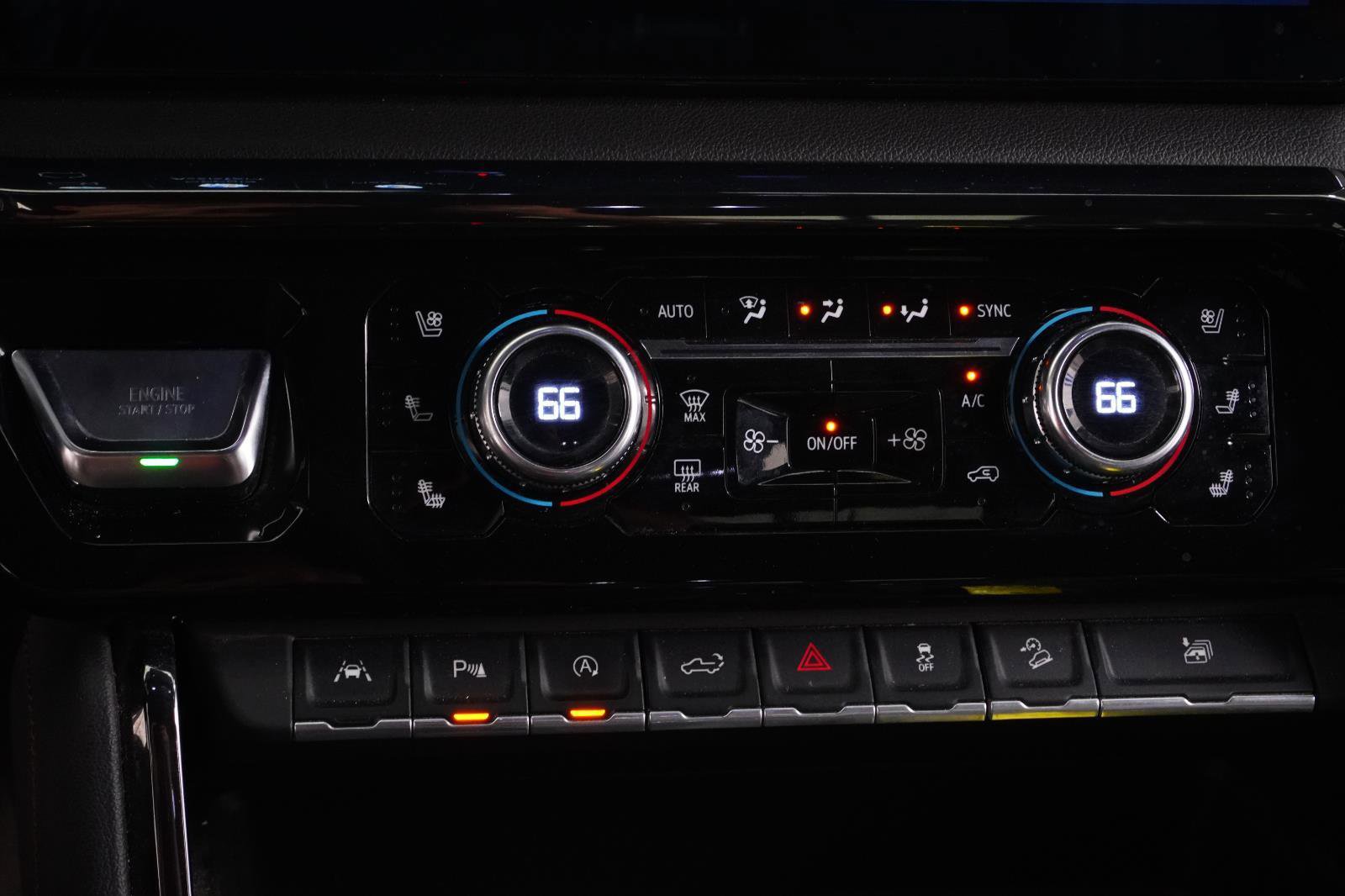 Used 2022 GMC Sierra 1500 AT4 w/ AT4 Premium Package image 31