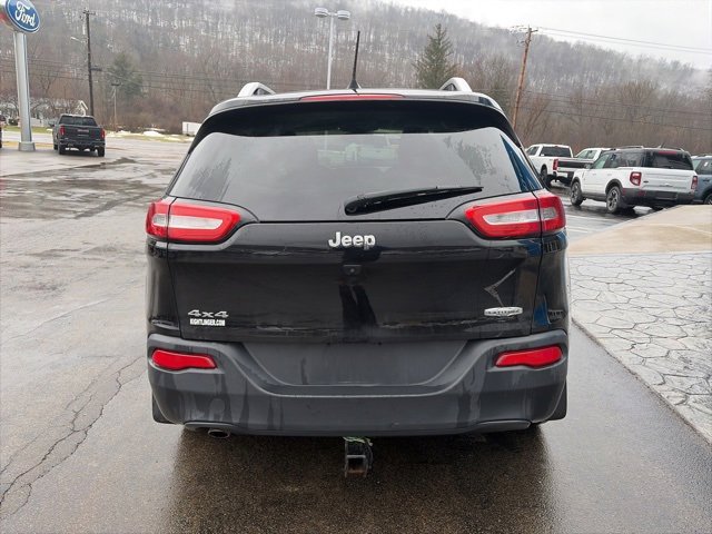 Used 2017 Jeep Cherokee Latitude w/ Cold Weather Group image 6
