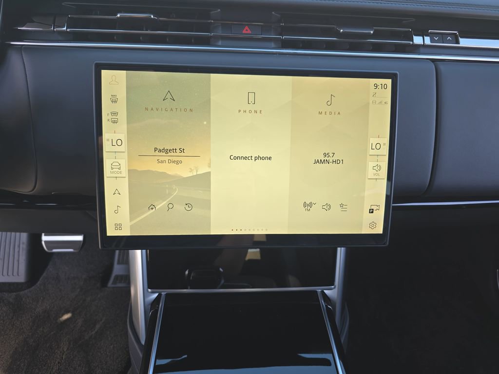 New 2026 Land Rover Range Rover SE image 21