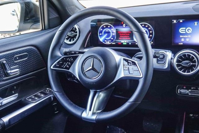 Used 2024 Mercedes-Benz EQB 300 4MATIC image 27