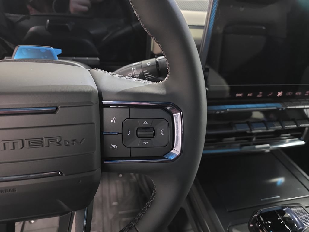 New 2026 GMC Hummer EV SUV w/ LPO, Dark Essentials Package AWD/4WD image 18