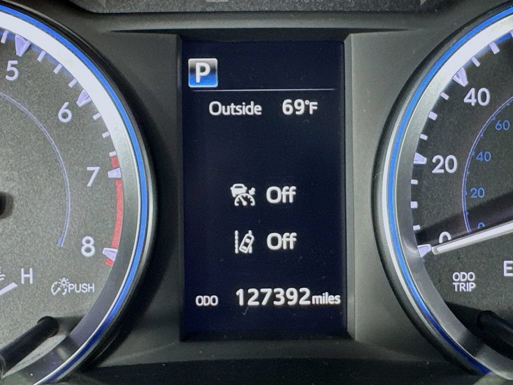 Used 2017 Toyota Highlander SE FWD image 22