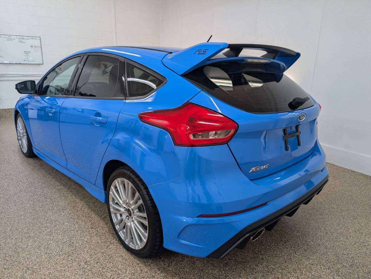 Used 2017 Ford Focus RS AWD/4WD image 3