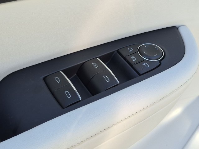 New 2027 Buick Enclave Avenir w/ LPO, Floor Liner Package FWD image 13