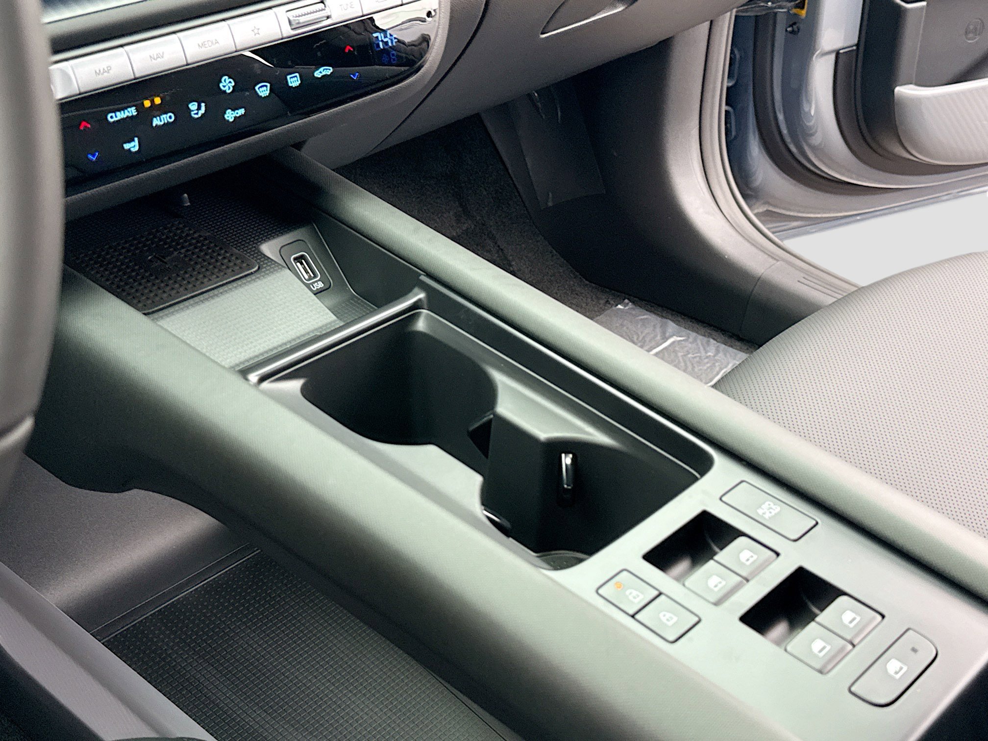 New 2025 Hyundai Ioniq 6 SEL AWD/4WD image 10