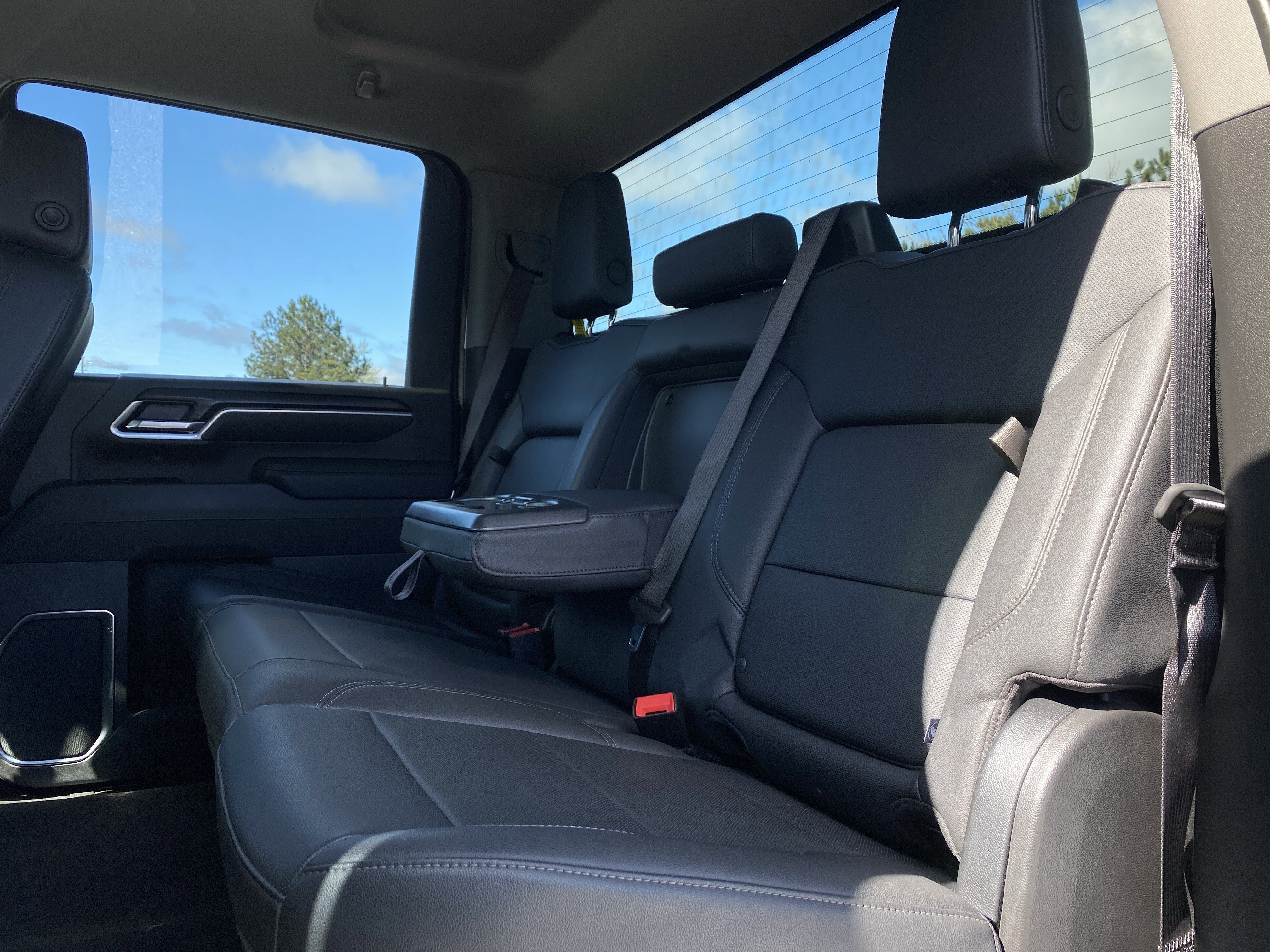 Used 2025 GMC Sierra 2500 SLT w/ SLT Convenience Package image 37