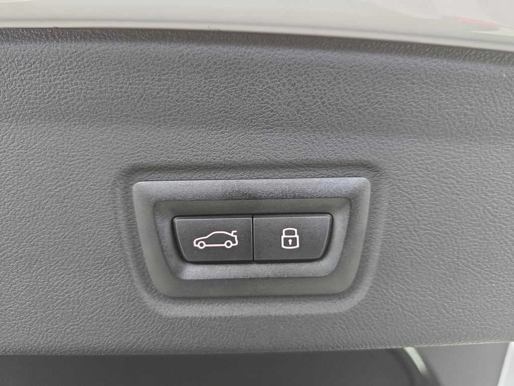 Certified 2025 BMW i4 eDrive40 RWD image 23