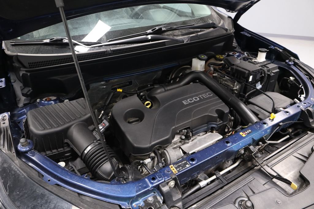 Used 2022 Chevrolet Equinox LS image 13