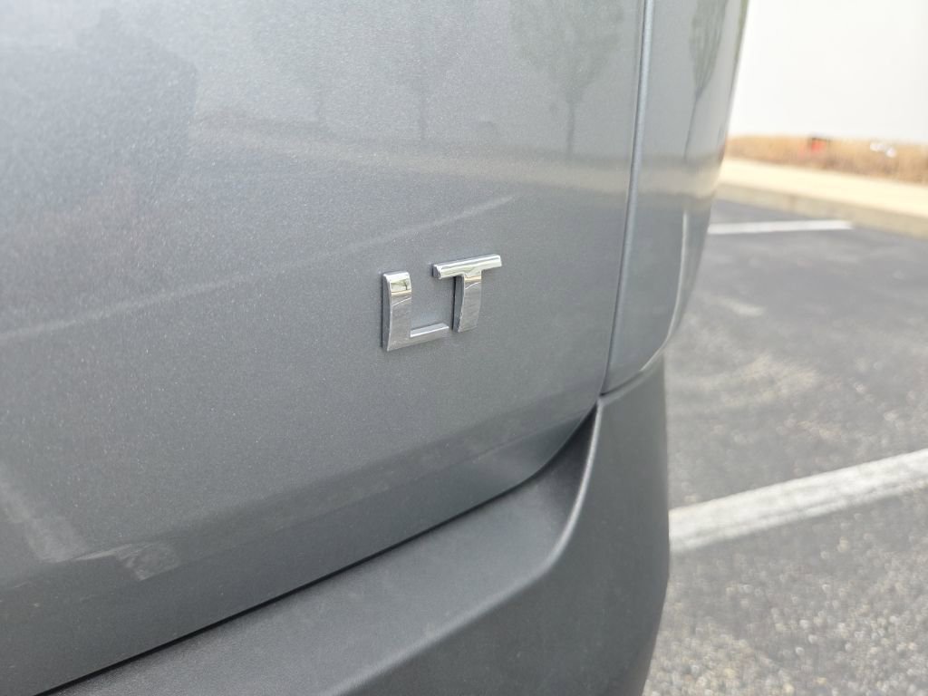 Used 2023 Chevrolet Traverse LT FWD image 12