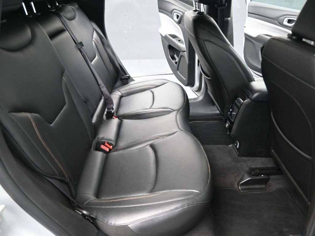 Used 2024 Jeep Compass Latitude image 25