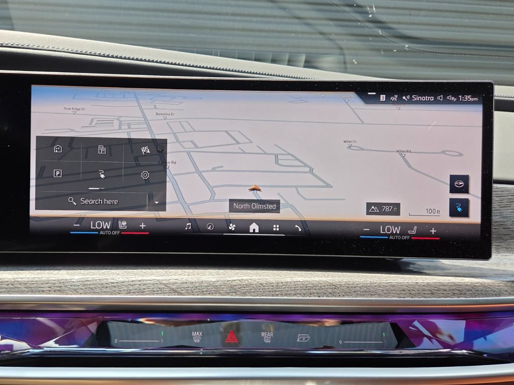 Used 2025 BMW i7 xDrive60 AWD/4WD image 11