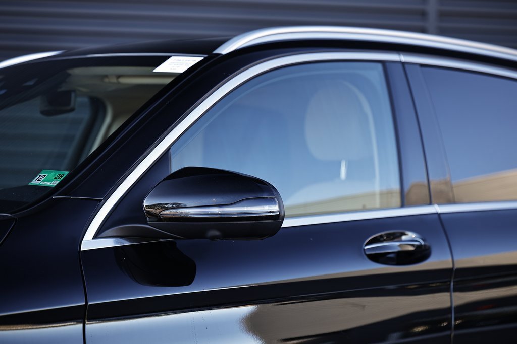 Used 2022 Mercedes-Benz GLC 300 4MATIC image 3