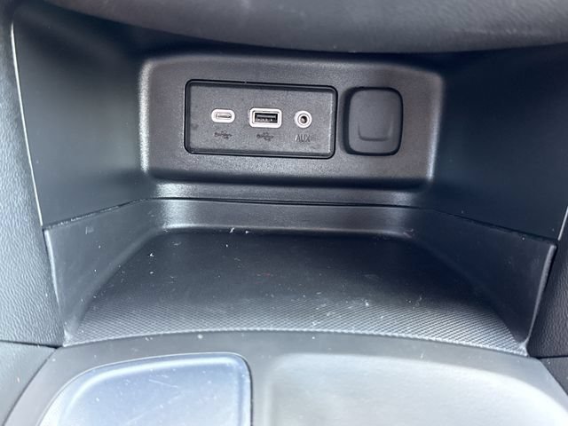 Used 2023 Chevrolet Equinox LT FWD image 19