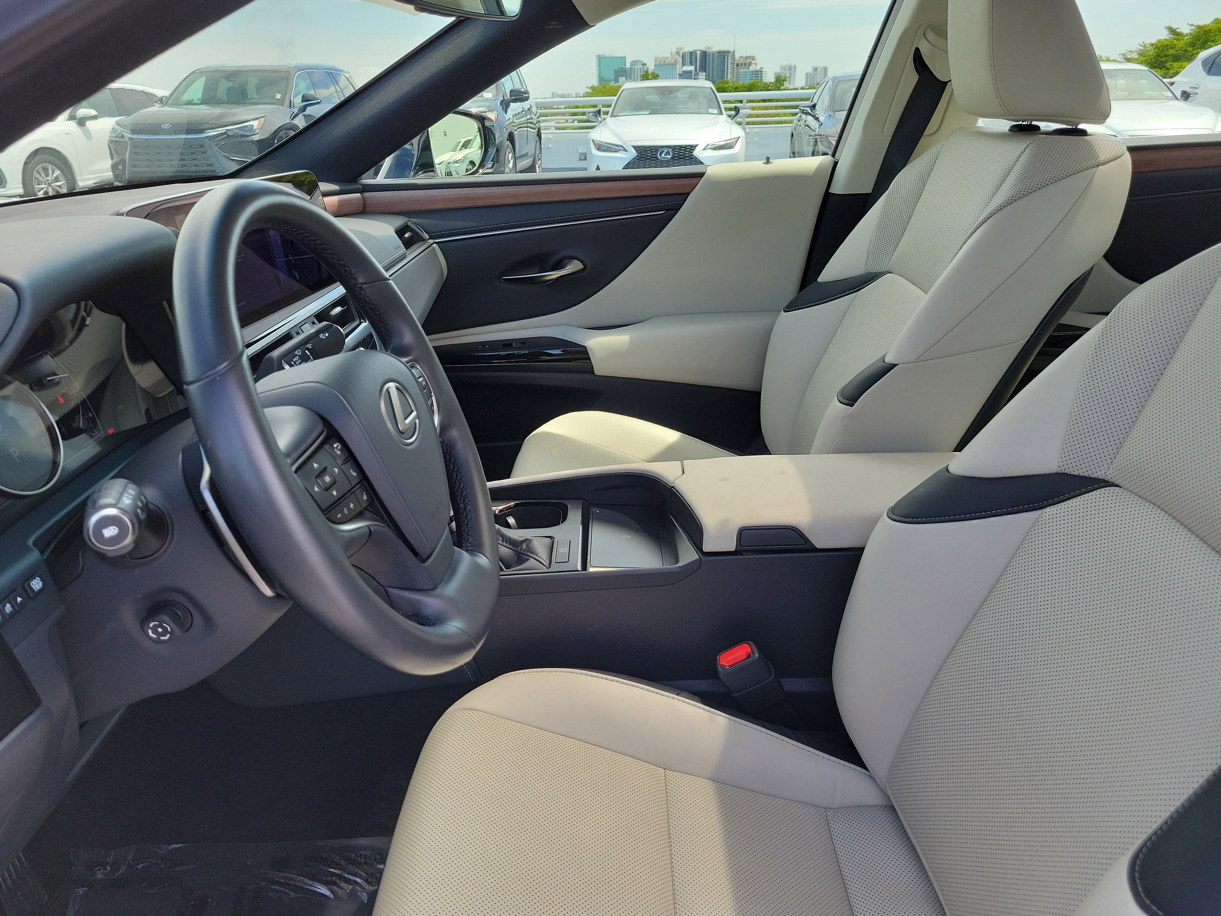Used 2025 Lexus ES 350 w/ Premium Package FWD image 23