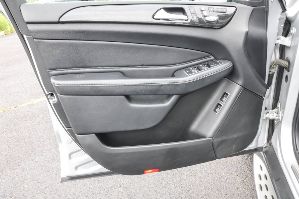 Used 2017 Mercedes-Benz GLS 450 4MATIC image 28