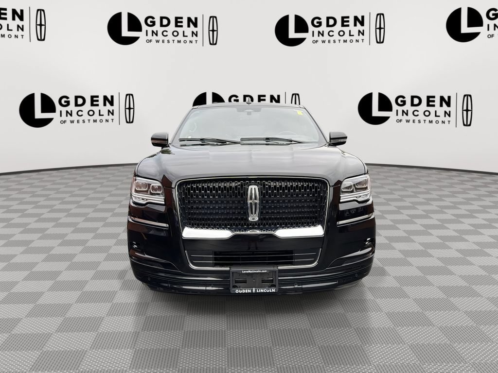 Used 2024 Lincoln Navigator Reserve AWD/4WD image 3